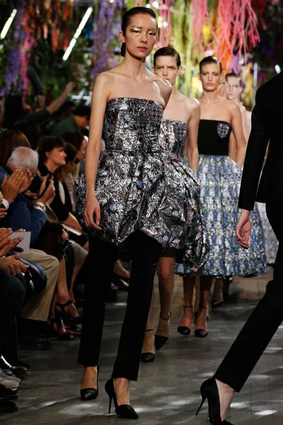 Look 69